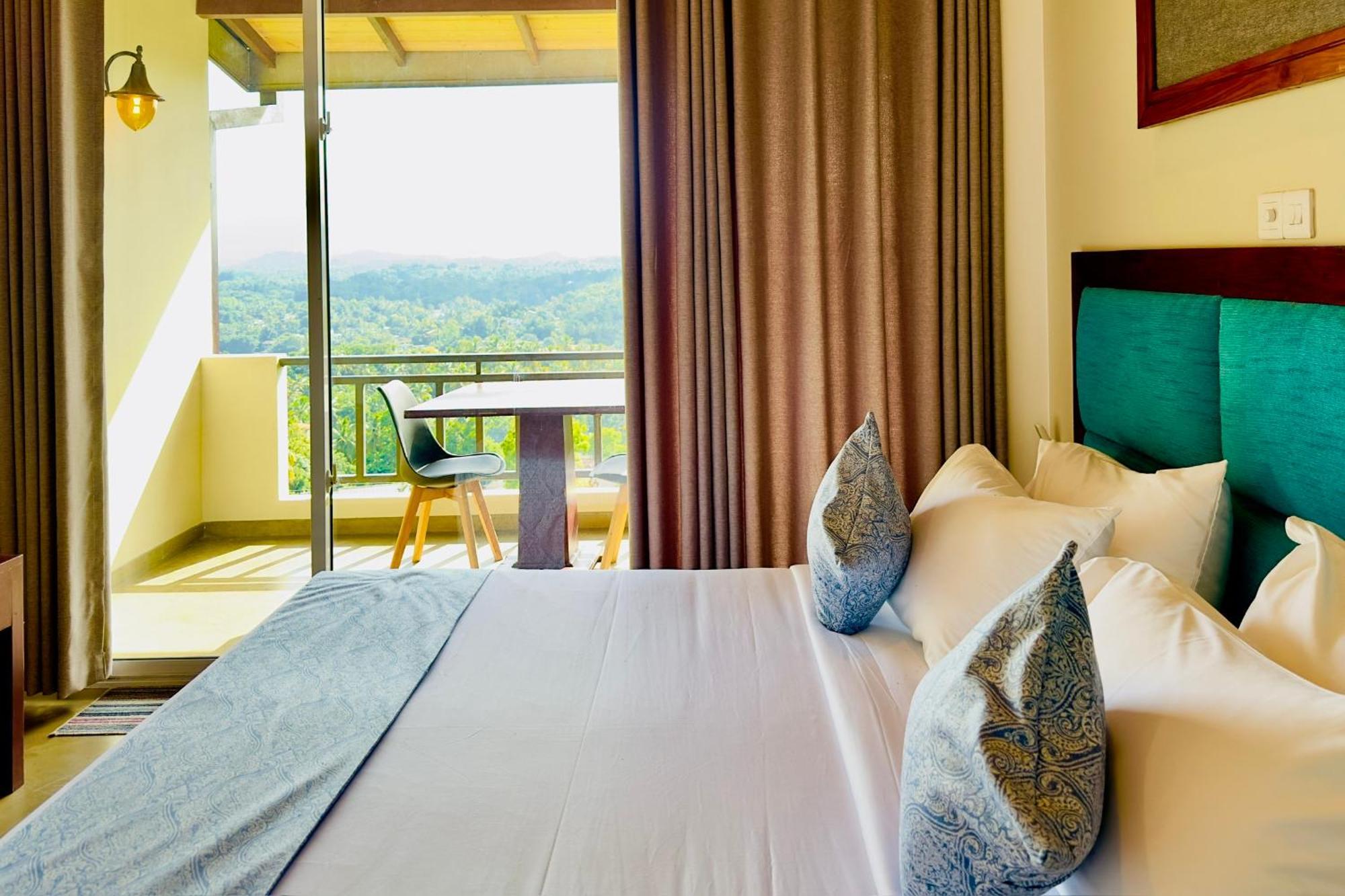 The Hills By First Team Hotel *